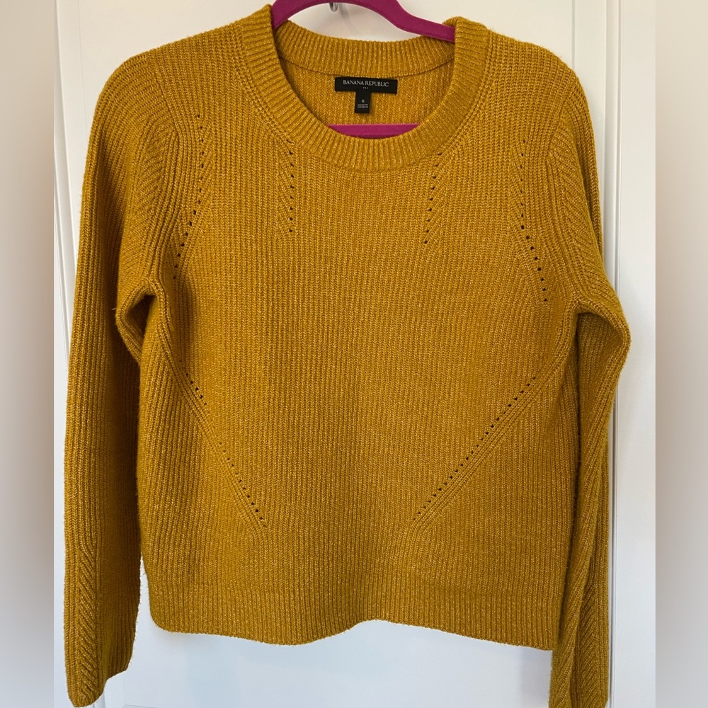 Banana Republic sweater NWOT